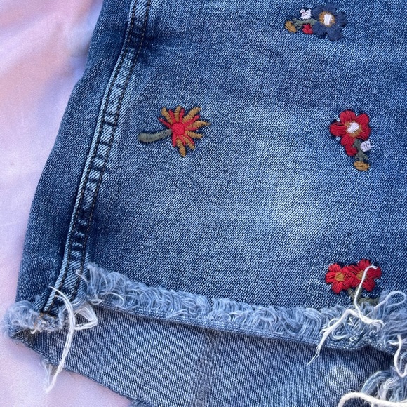EXPRESS Flower Embroidered High Rise Midi Shorts - Picture 6 of 13